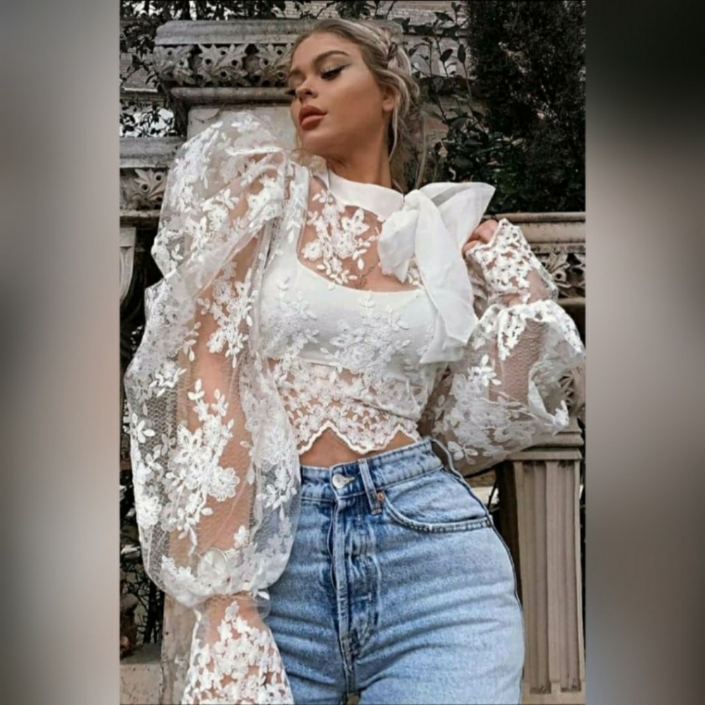 🎉HP🎉Lace Dainty😻Pussy Bow Blouse - Picture 2 of 7